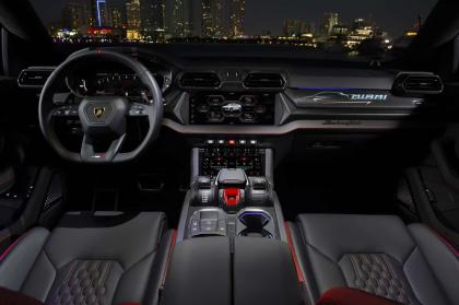 Πήρε 230 ώρες στην Lamborghini να βάψει αυτήν την Urus SE!